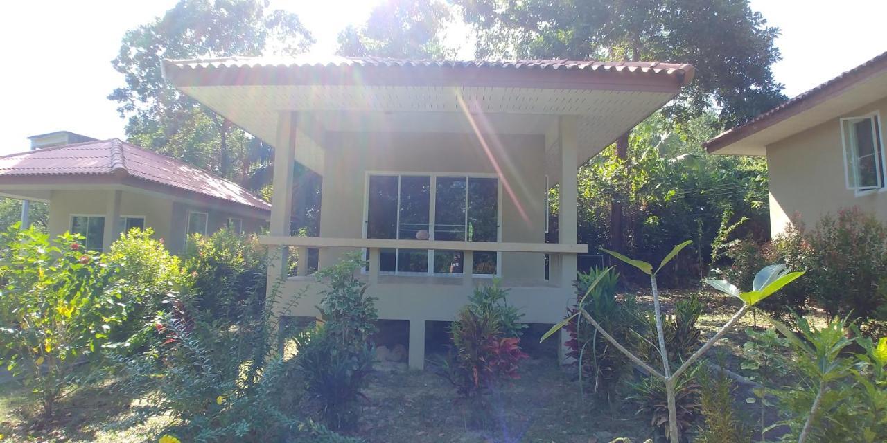 Baansukjai Bungalows Ranong Ngoại thất bức ảnh