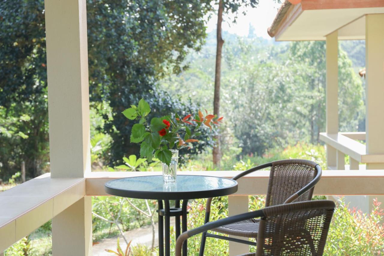 Baansukjai Bungalows Ranong Ngoại thất bức ảnh